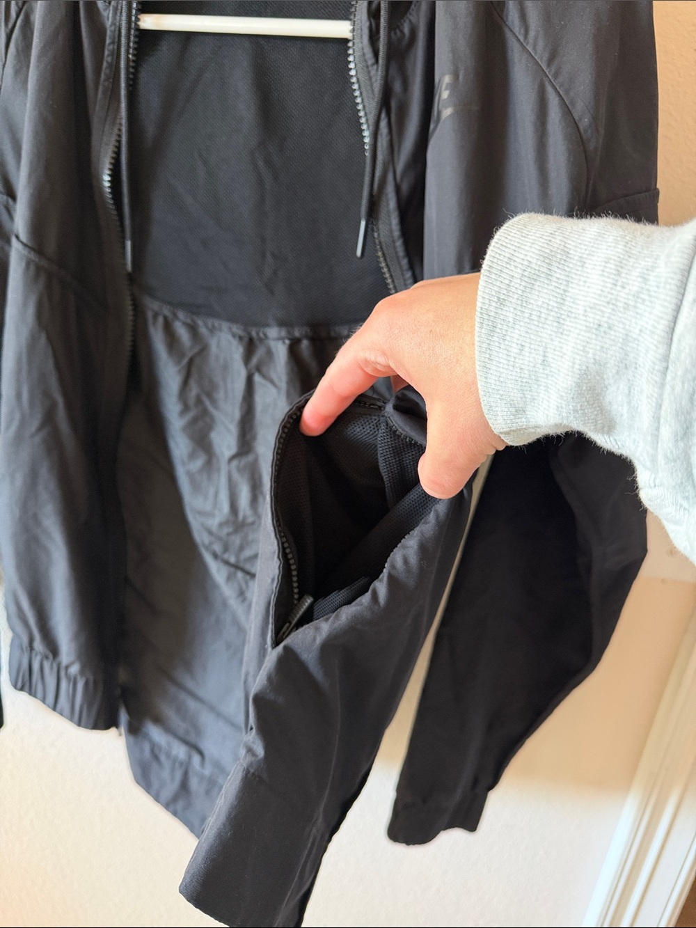 Nike Jacket - Picture 7 of 8